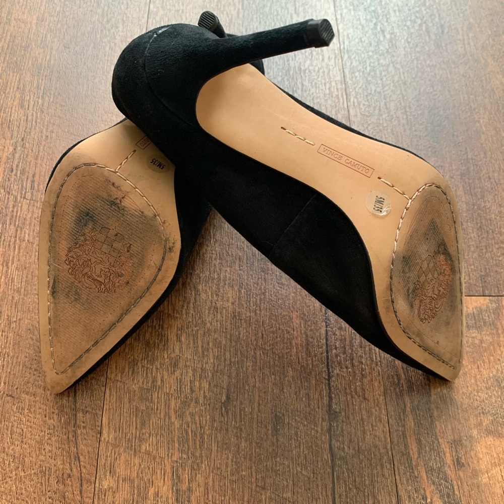 Vince Camuto Black suede pumps - Picture 6 of 6